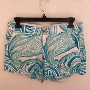 Lilly Pulitzer Blue and White Tiger Print Buttercup Short (0)